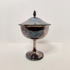 Vintage Oneida Silversmiths Silverplated Lidded Candy Pedestal Dish 5” X 7” Tall